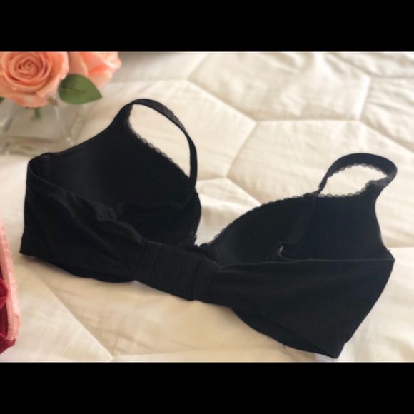 Bundle of Four Victoria Secret Bras - Picture 7 of 7